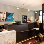 Am Campus 4*