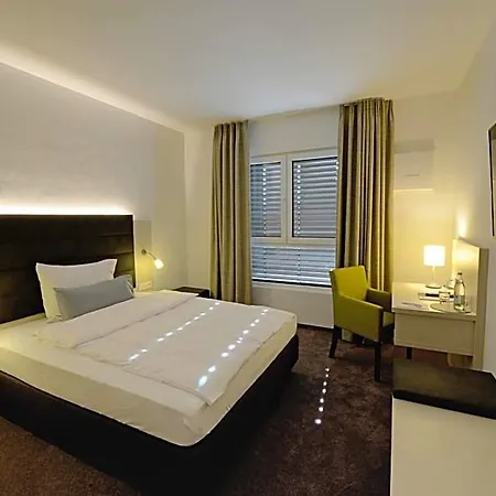 Am Campus Hotel 4*