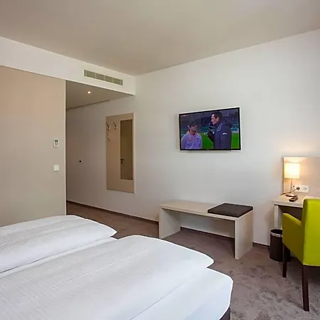 Am Campus Hotel 4*