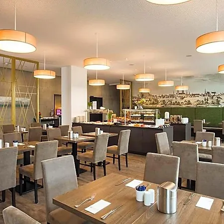 Hotel Am Campus 4*