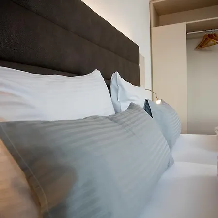 Am Campus מלון 4*