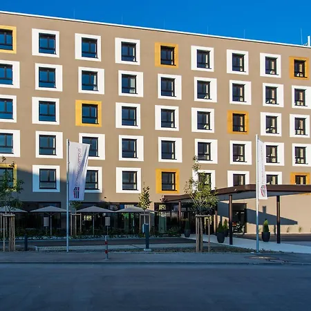 Am Campus 4*