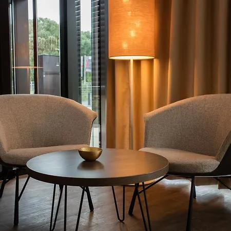 Am Campus 4*