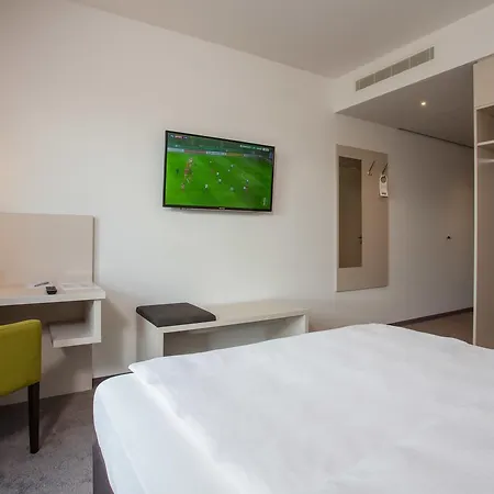 Am Campus 4* אינגולשטאט